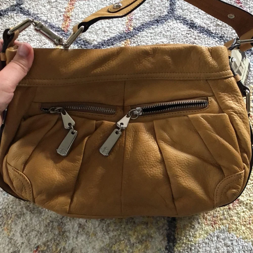 B. Makowsky Purse - Picture 2 of 11